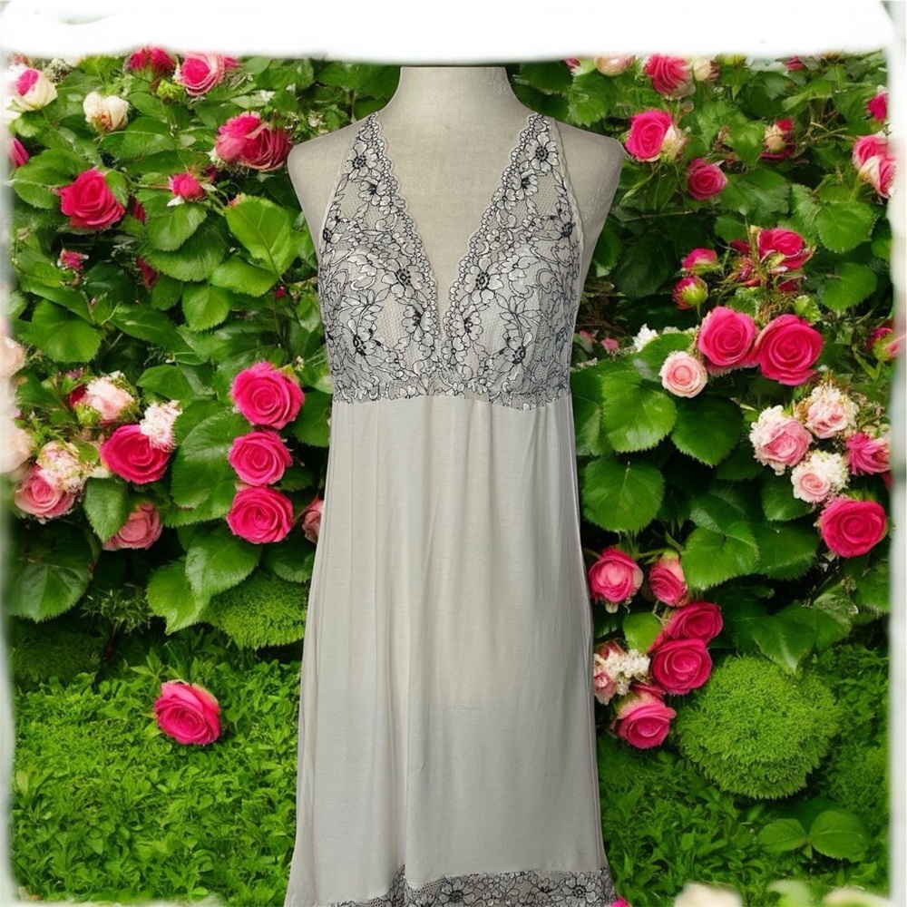Fleur’t Black & White Lace Trim T-Back Chemise L